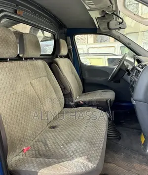 Toyota HiAce 2002 Silver