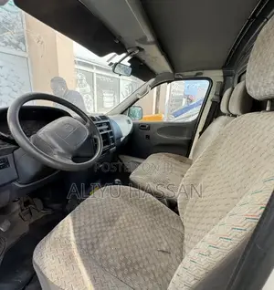 Toyota HiAce 2002 Silver
