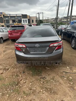 Toyota Camry LE 4dr Sedan (2.5L 4cyl 6A) 2014 Gray