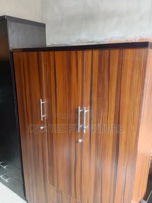 6 Ft Spacious Wardrobe