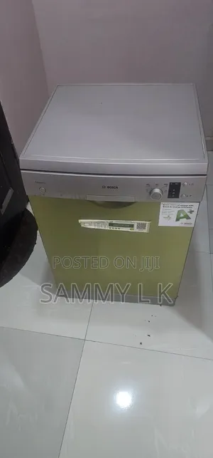 Bosch Serie 4 SMS50D08GC Dishwasher – Never Used