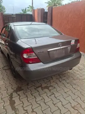 Toyota Camry 2005 Gray