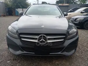 Mercedes-Benz C300 2016 Gray