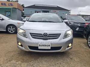 Toyota Corolla LE 4dr Sedan (1.8L 4cyl 4A) 2010 Silver