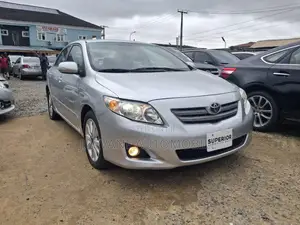Toyota Corolla LE 4dr Sedan (1.8L 4cyl 4A) 2010 Silver