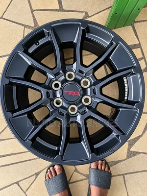 Tundra 2024 Oem 20'inches Alloy Rim Fairly Used Tokunbo