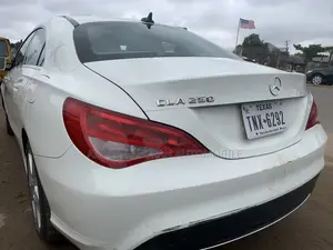 Mercedes-Benz CLA-Class CLA 180 BlueEFFICIENCY Sedan 2015 White