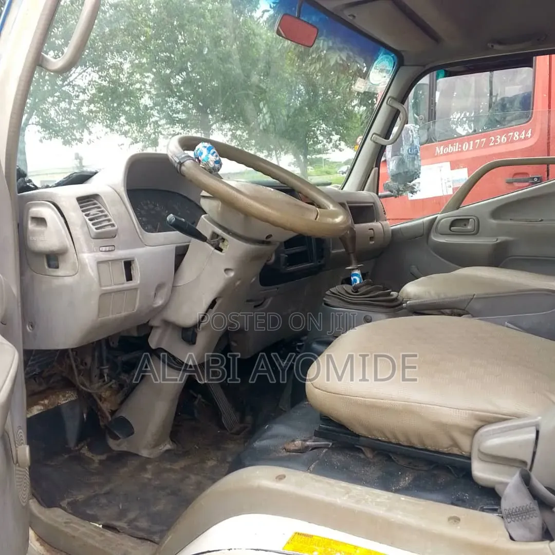 Toyota TownAce 2012 Blue