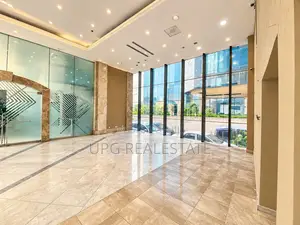 Ground-Floor Open-Plan Commercial Space