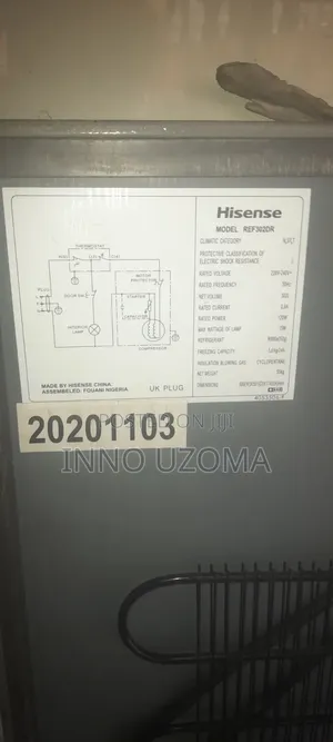 Neat 302L Hisense Standing Fridge