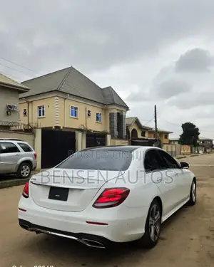 Mercedes-Benz E300 4Matic AWD Sedan (2.0L 4cyl 9A) 2017 White