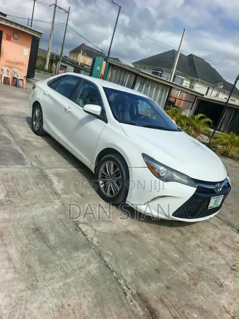 Toyota Camry 2016 White