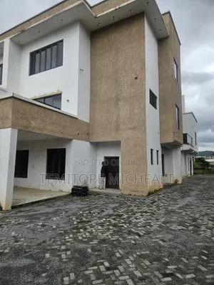 6bdrm Duplex in Mabushi District for sale