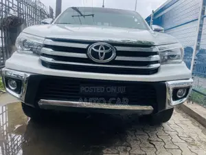 Toyota Hilux 2019 White