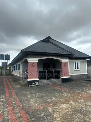 4bdrm Bungalow in Benin City for sale