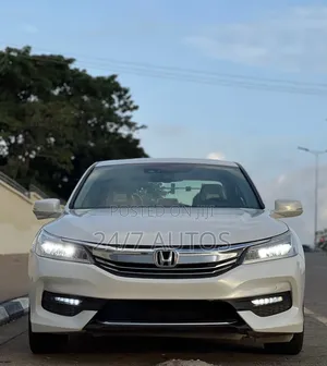 Honda Accord Touring 4dr Sedan FWD (3.5L 6cyl 6A) 2016 White