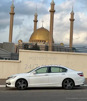 Honda Accord Touring 4dr Sedan FWD (3.5L 6cyl 6A) 2016 White
