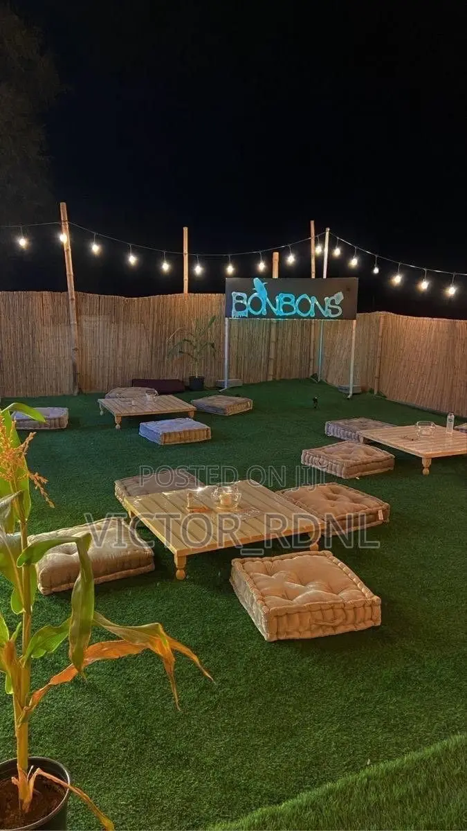 Strong Back Artificial Grass for Hotels