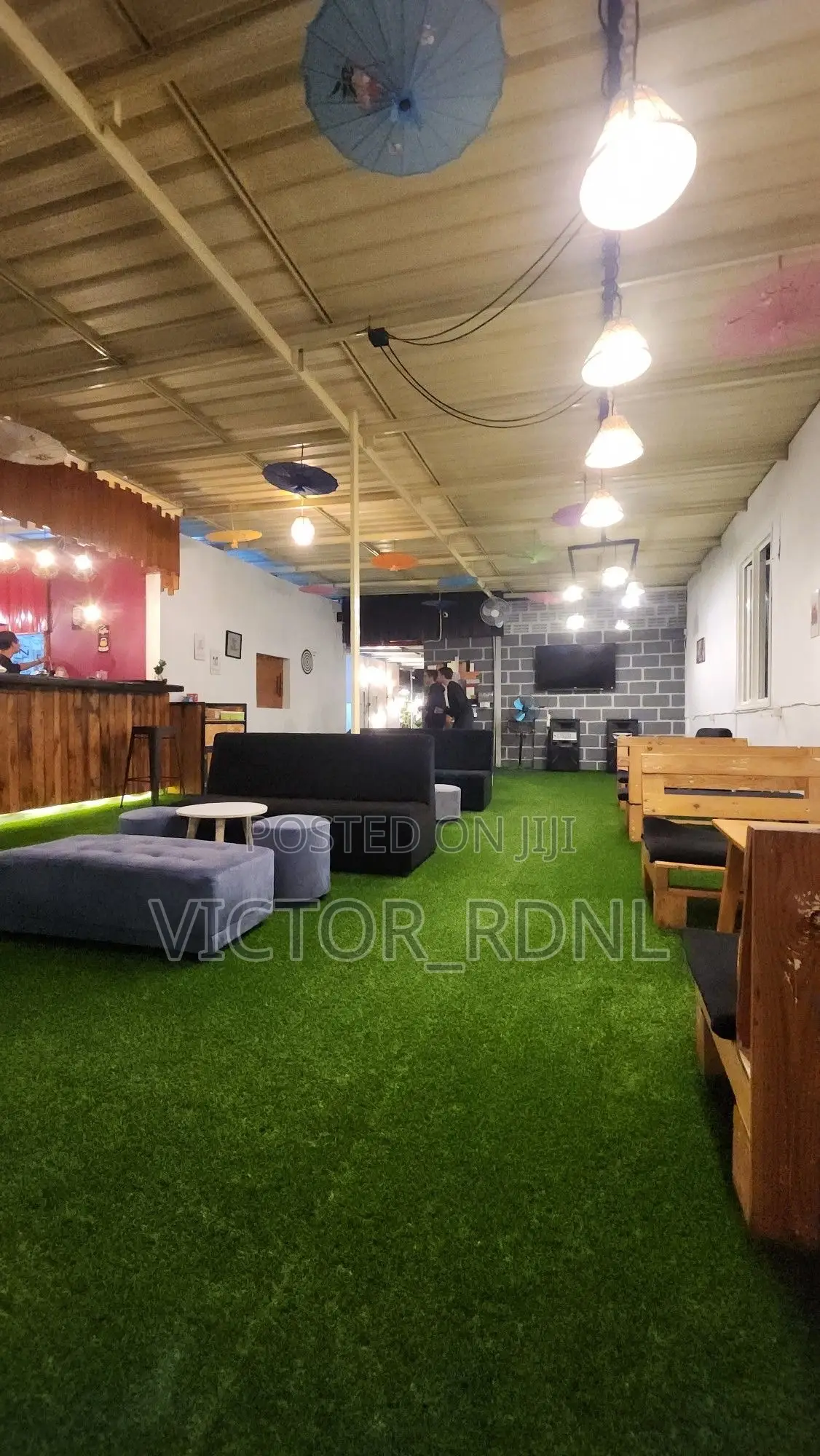 Strong Back Artificial Grass for Hotels