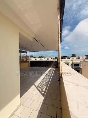4bdrm Duplex in MacPherson for rent