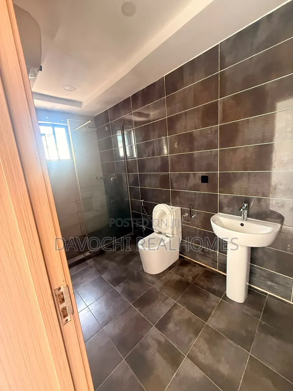4bdrm Duplex in MacPherson for rent