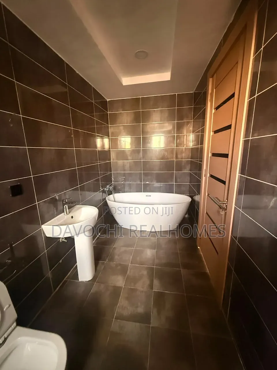 4bdrm Duplex in MacPherson for rent