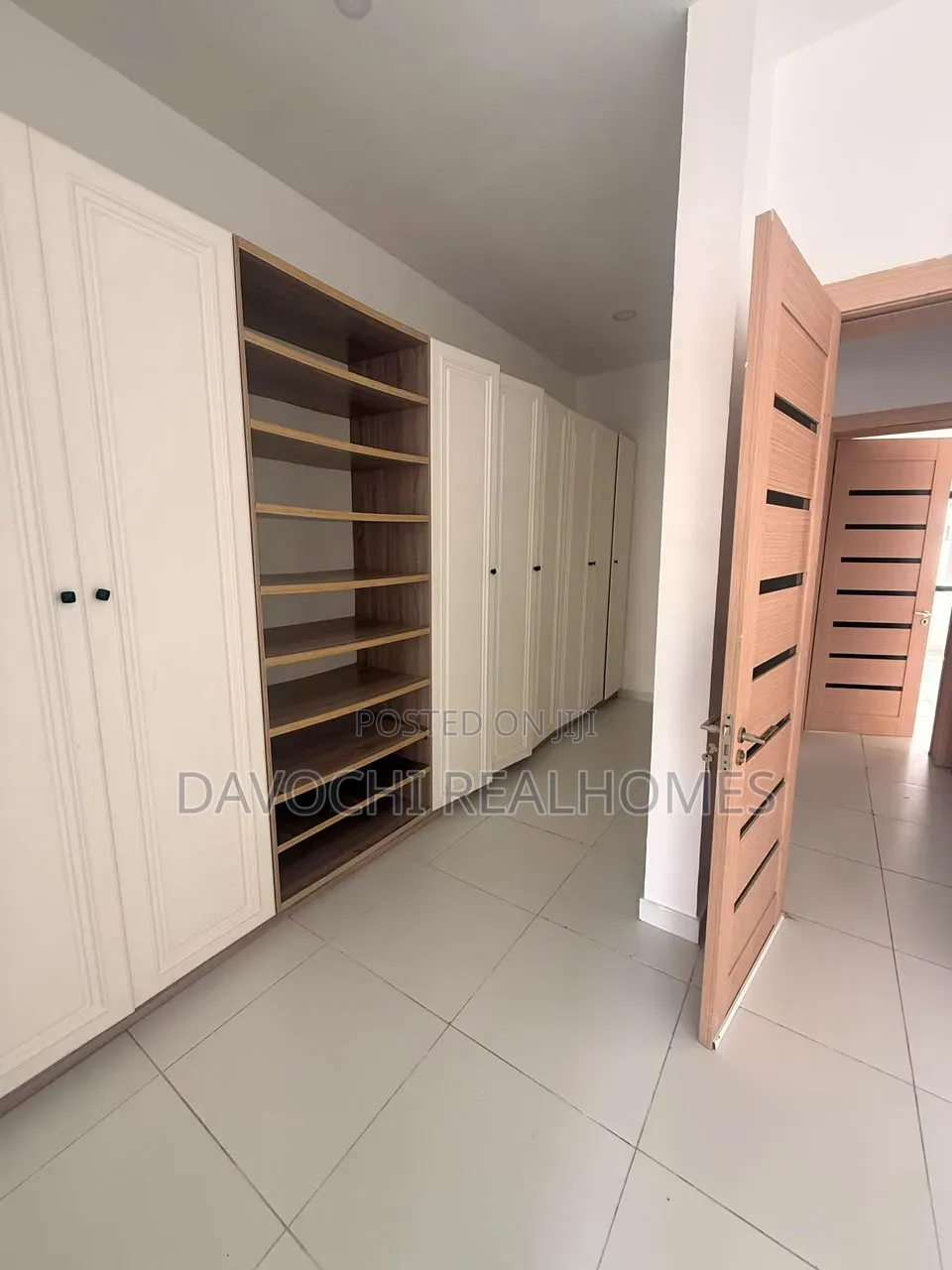 4bdrm Duplex in MacPherson for rent