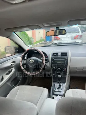 Toyota Corolla LE 4dr Sedan (1.8L 4cyl 4A) 2012 Gray