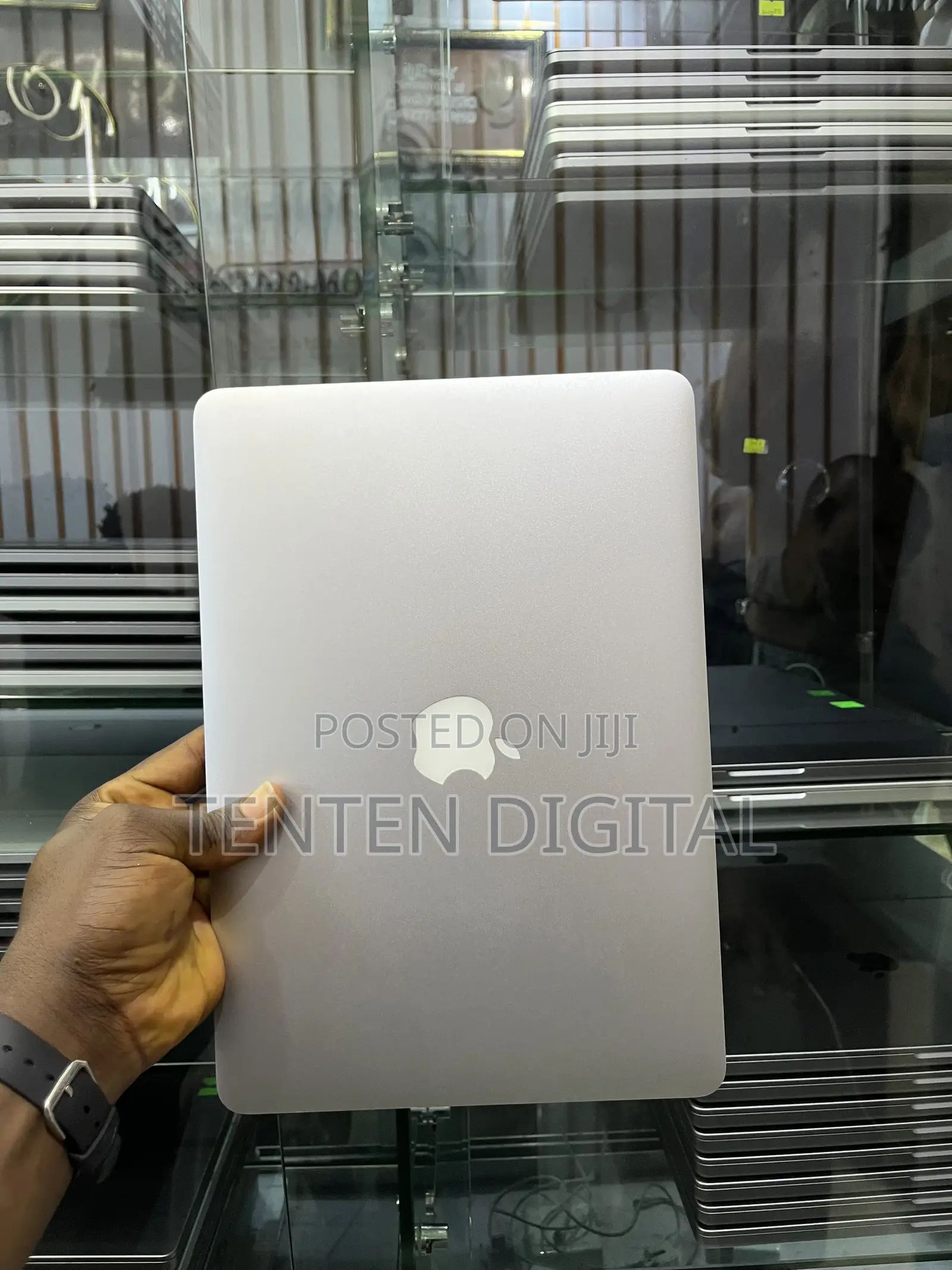 Laptop Apple MacBook Pro 2015 8GB Intel Core i5 SSD 256GB