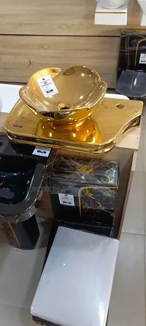 High Quality Rockford ENGLAND Golden Perpy Basins and Flat Pedestal