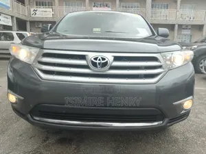 Toyota Highlander SE 3.5L 4WD 2013 Gray