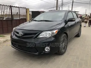 Toyota Corolla LE 4dr Sedan (1.8L 4cyl 4A) 2013 Black