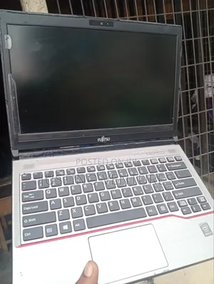 Laptop Fujitsu Lifebook E448 8GB Intel Core i5 HDD 500GB