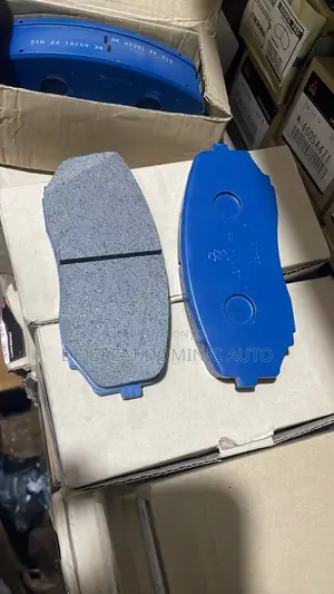 Original Front and Back Brake Pads for Mitsubishi Pajero Sport 2023