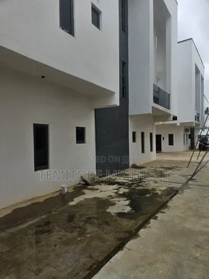 5bdrm Duplex in Main Mabushi for sale