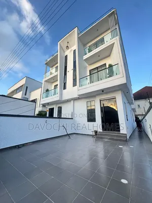 5bdrm Duplex in Ikota for sale