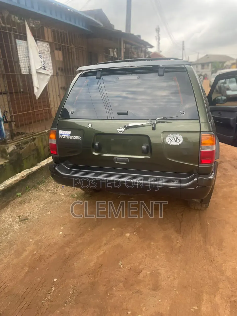 Nissan Pathfinder 1999 Green