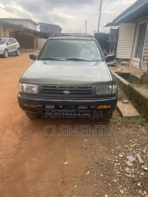 Nissan Pathfinder 1999 Green