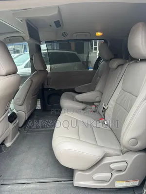 Toyota Sienna XLE 8-Passenger 4dr Minivan (3.5L 6cyl 6A) 2015 Gray