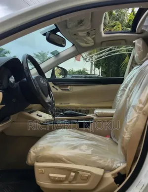 Lexus ES 350 FWD 2014 White