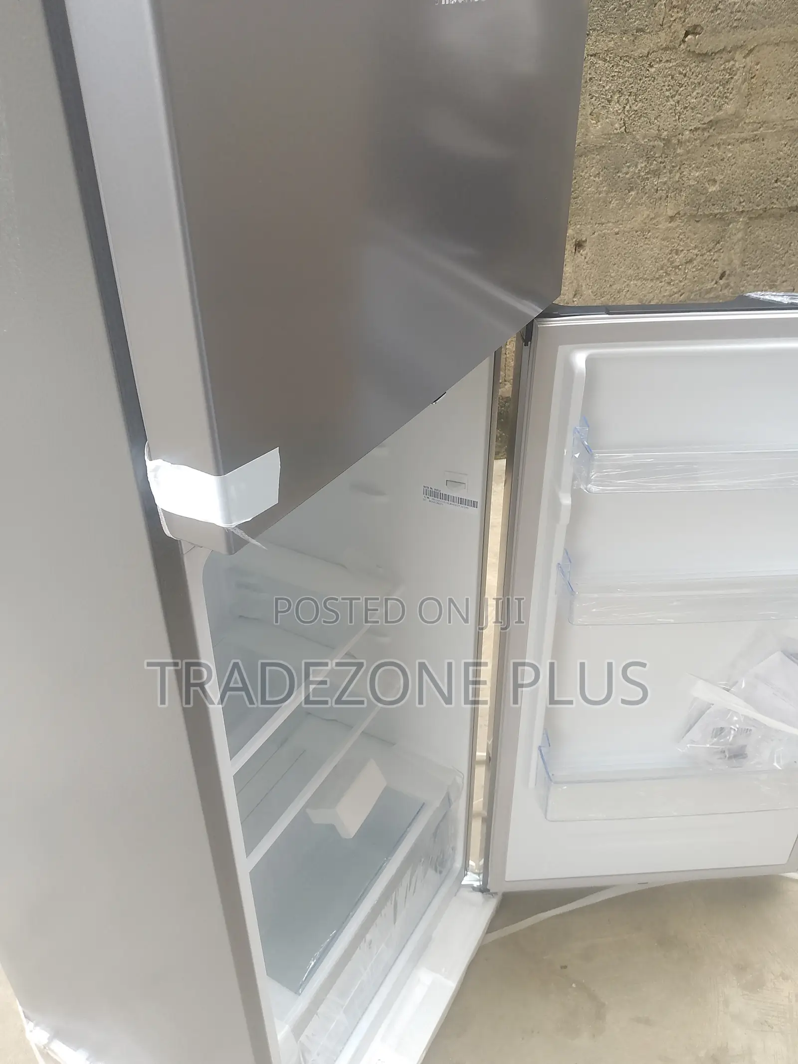 Hisense 205L Fridge With Spacious Storage