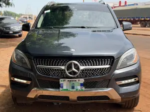 Mercedes-Benz M Class ML350 4MATIC 4dr SUV AWD (3.5L 6cyl 7A) 2014 Blue