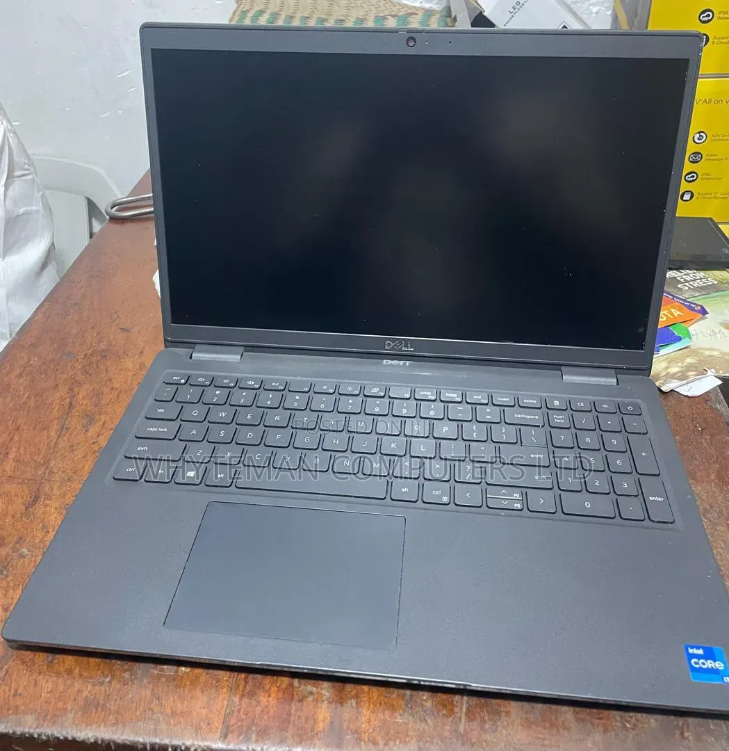 Laptop Dell Latitude 3520 16GB Intel Core i7 SSD 512GB