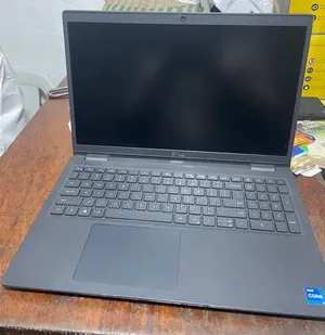 Laptop Dell Latitude 3520 16GB Intel Core i7 SSD 512GB