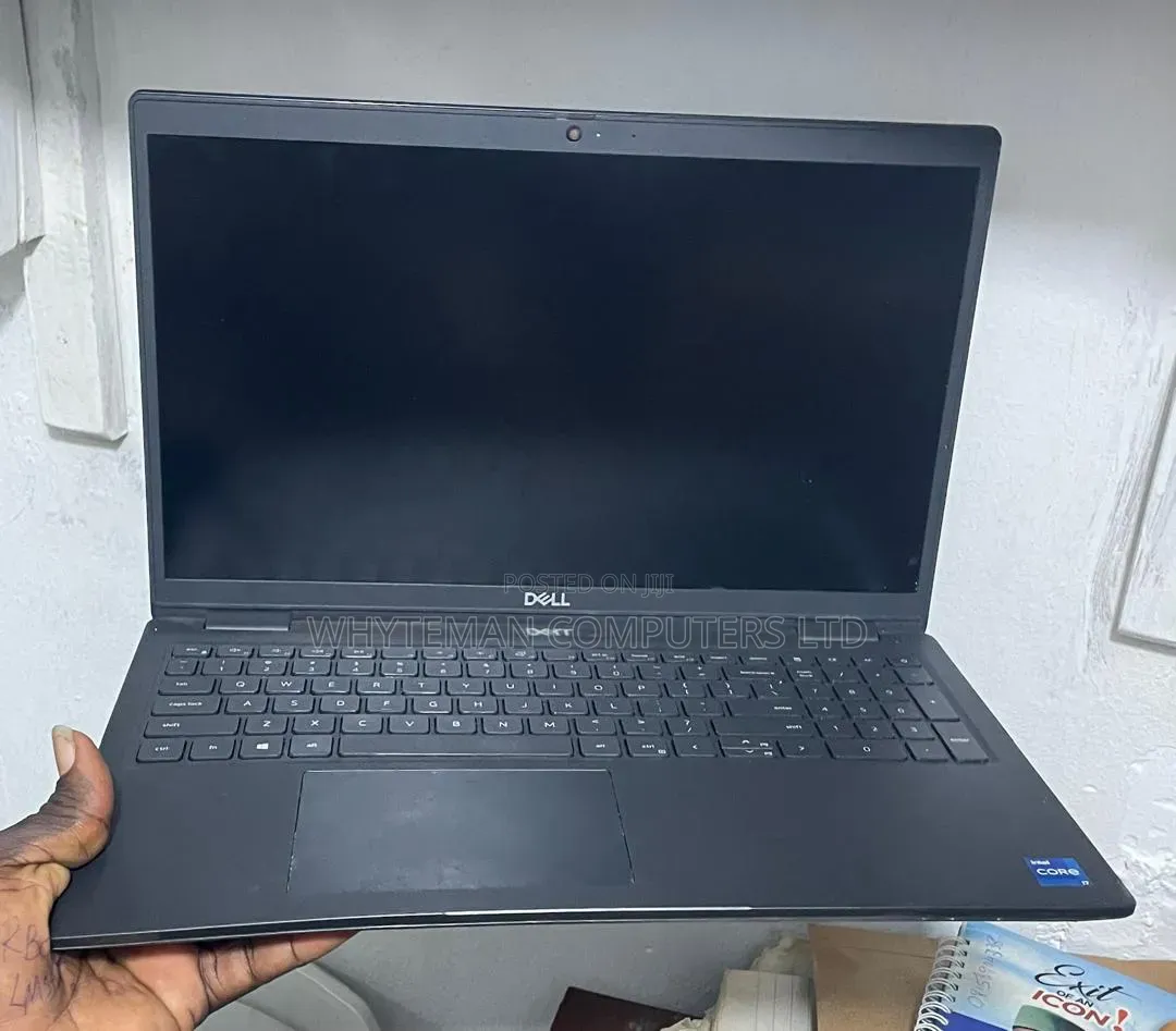 Laptop Dell Latitude 3520 16GB Intel Core i7 SSD 512GB