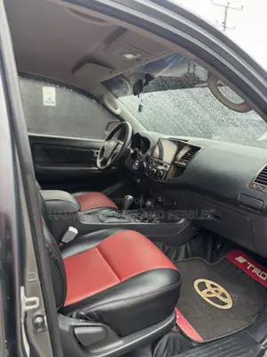 Toyota Hilux 2015 Gray