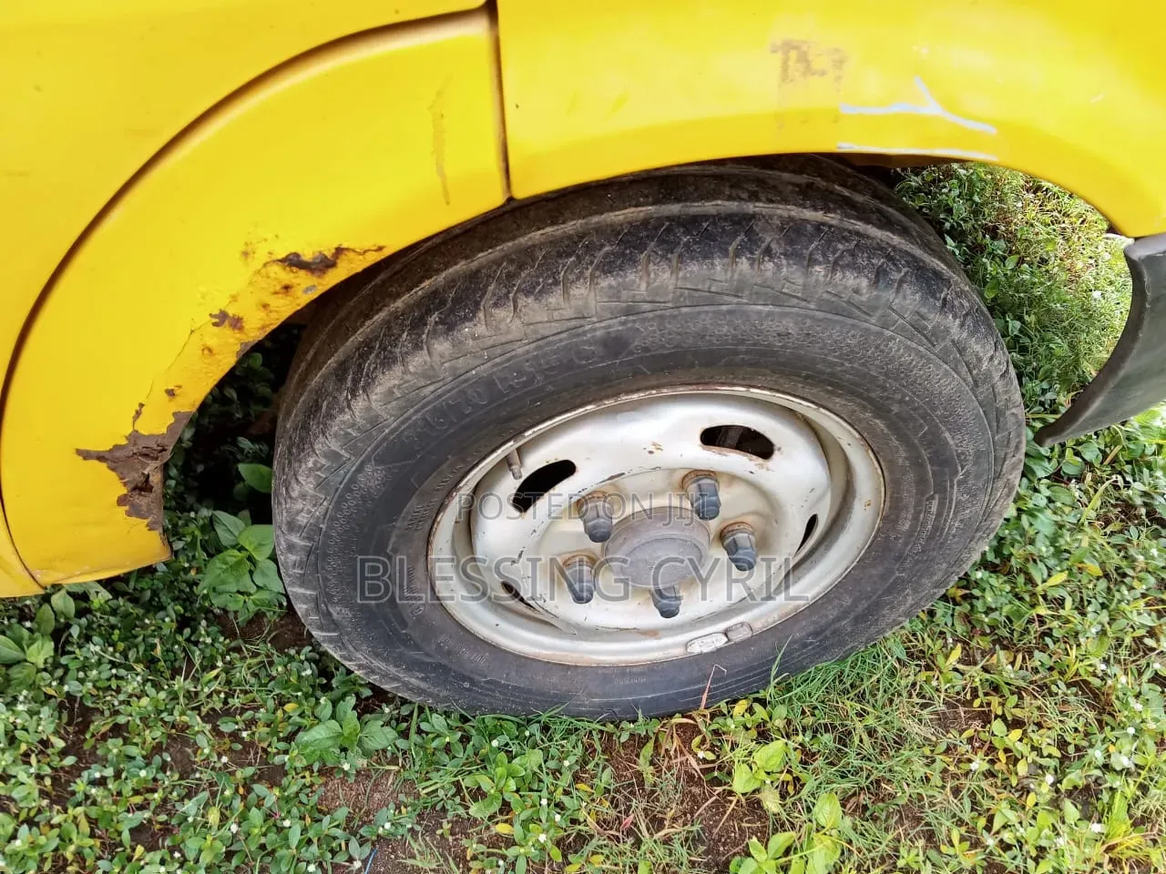 Ford Transit 2004 Yellow