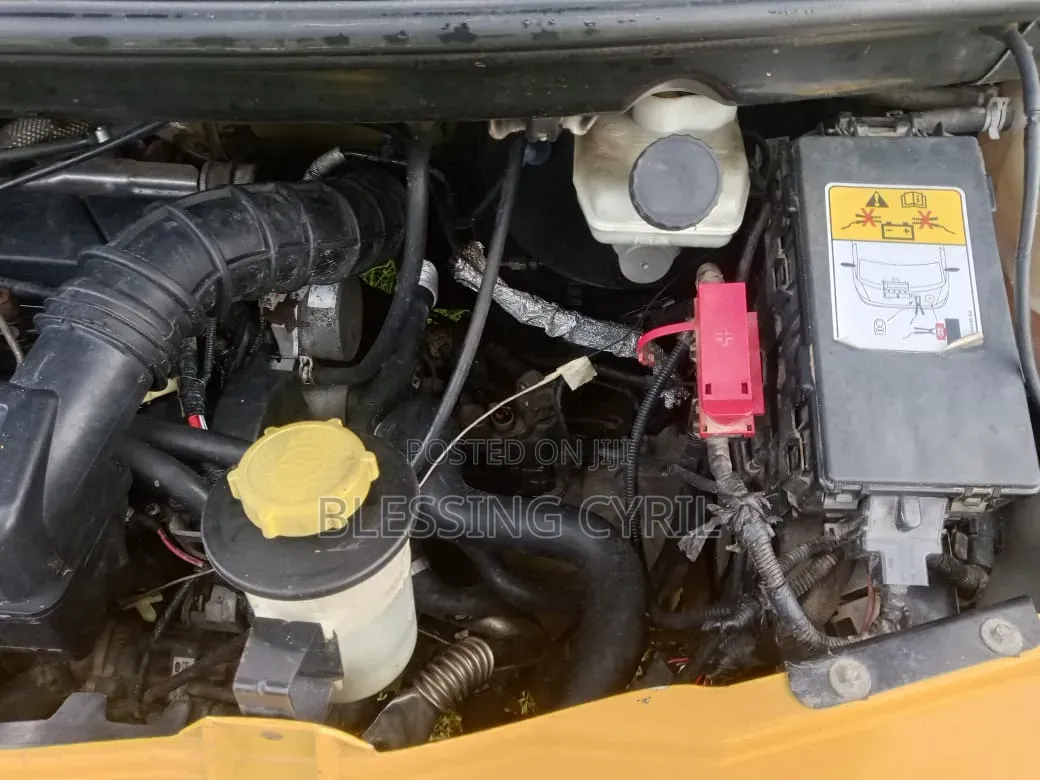 Ford Transit 2004 Yellow