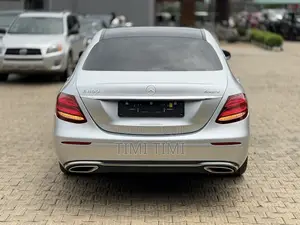 Mercedes-Benz E400 2019 Silver
