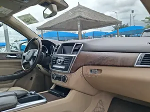 Mercedes-Benz M Class ML350 4dr SUV (3.5L 6cyl 7A) 2015 Gray